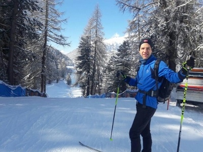 Valentin an der Abfahrt, bzw. dem Aufstieg zur Olympiaschanze in St.Moritz, der berüchtigten Engstelle des Engadiner Marathons (bis zu 10-15Min. Wartezeit)