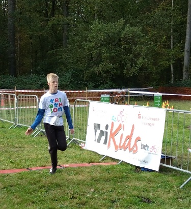 Marvin beim Zieleinlauf des Crossdua in Backnang am letzten Samstag. (Foto: Peter Mayerlen)