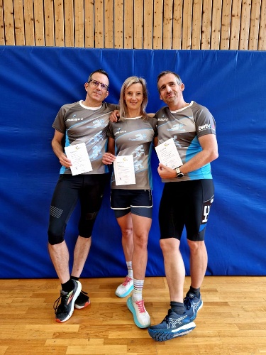 Die drei neuen C-Trainer mit ihren Urkunden (von links): Ingo, Lilly, Andreas. (Foto: privat)