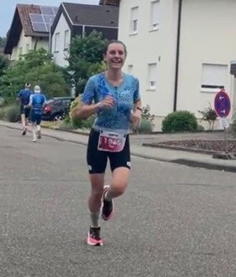 Jana auf der Laufstrecke im Kraichgau