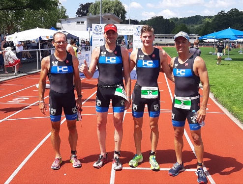 Erfolgreiche VfL-Triathleten in Mühlacker (v.l.): Christhard Henning, Ralph Müller, Jakob Heeß und Bruno Belfort. (Foto: Peter Mayerlen)