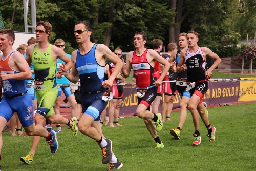 Auch im nächsten Jahr ist wieder die ALB-GOLD Triathlonliga zu Besuch in Waiblingen, hier ein Foto aus 2019. (Verena Scholl)